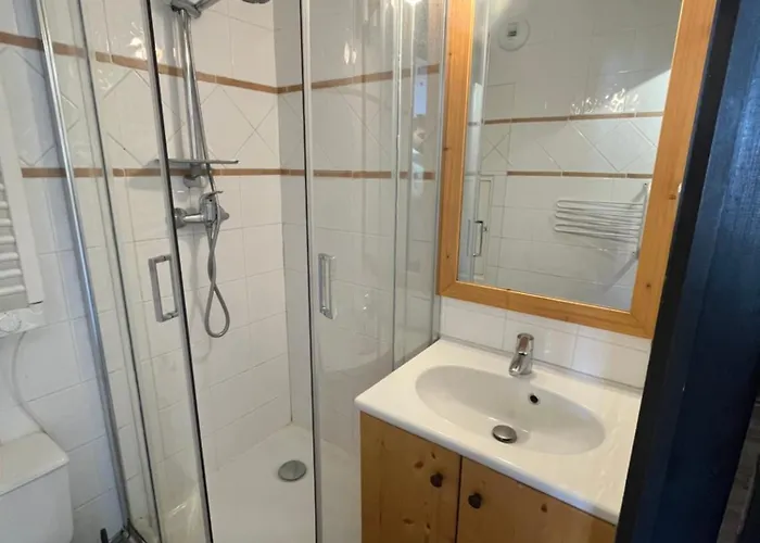 - Inout - 4 Beds Flat V-473