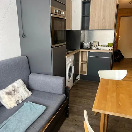 - Inout - 4 Beds Flat V-473 *