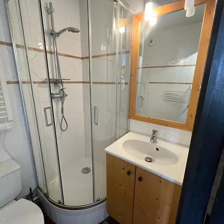 - Inout - 4 Beds Flat V-473