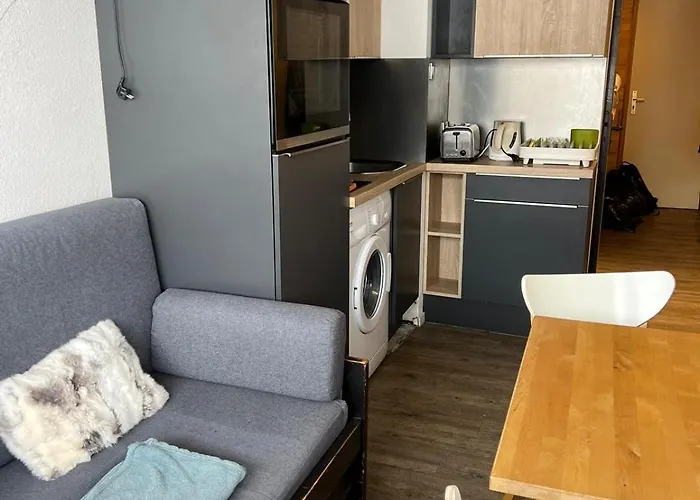 - Inout - 4 Beds Flat V-473 *